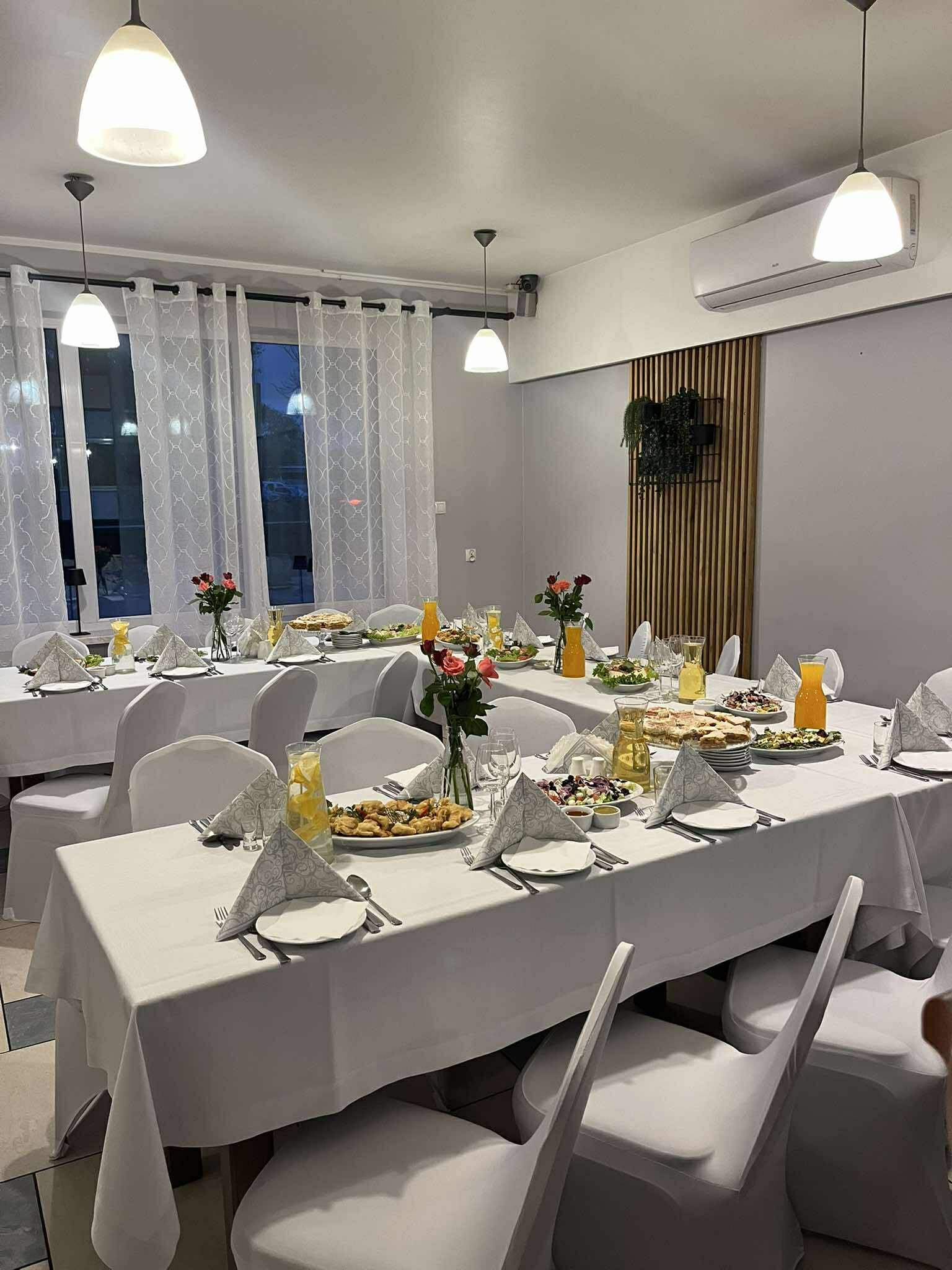 Goście w Tawernie Zorba